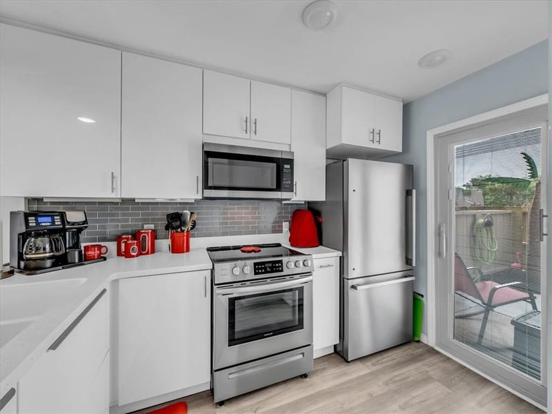 720 121st St, Kansas City, MO 64146
