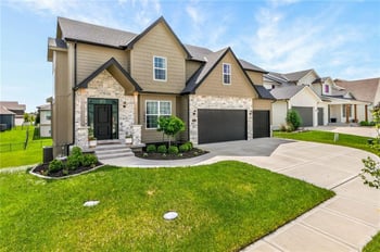 7643 N Sycamore Ave, Kansas City, MO 64158