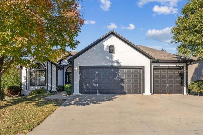 2301 NE Colonnade Ave, Blue Springs, MO 64029
