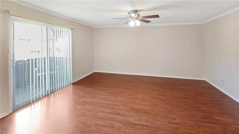 6222 Robinson St #3, Overland Park, KS 66202