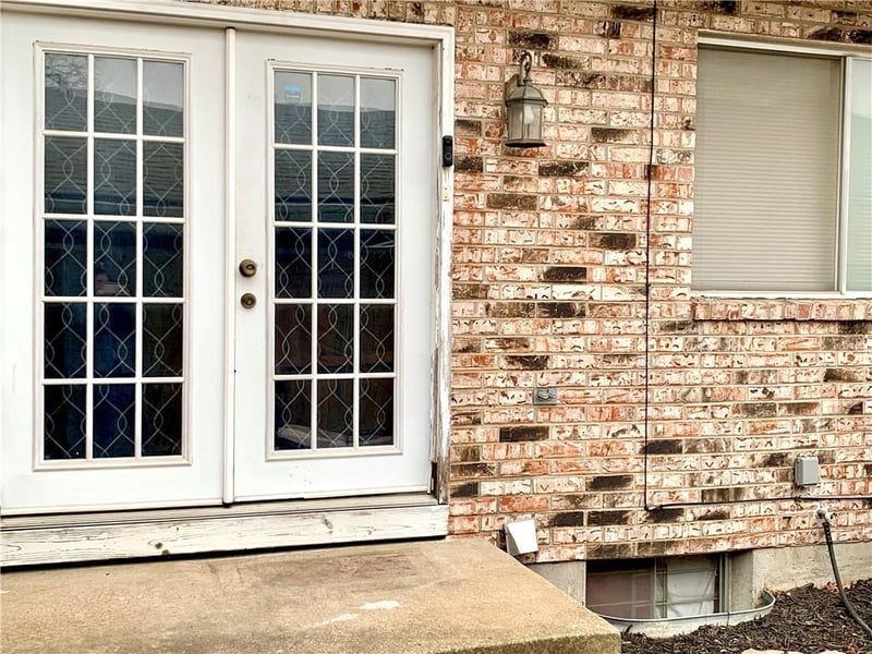 6008 E 129th St, Grandview, MO 64030
