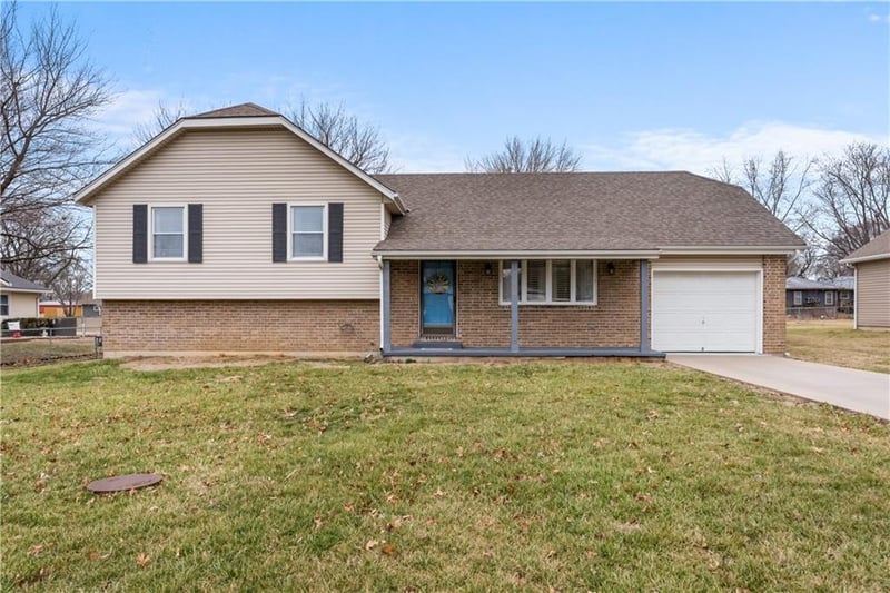 307 E Hickory St, Drexel, MO 64742