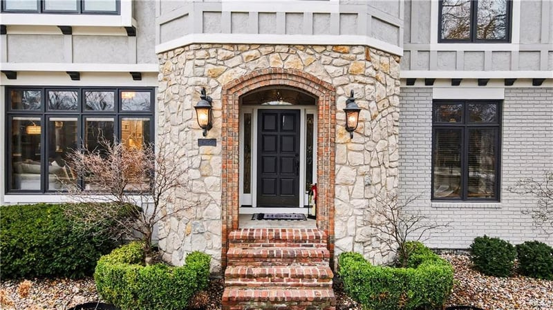 6113 Mattox Rd, Kansas City, MO 64151