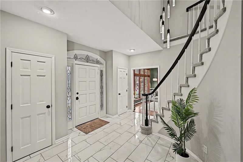 6113 Mattox Rd, Kansas City, MO 64151