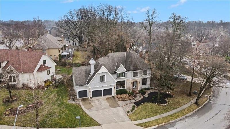 6113 Mattox Rd, Kansas City, MO 64151