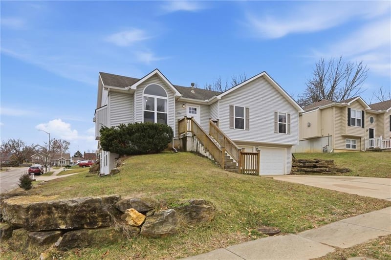 1903 79th Ter, Kansas City, MO 64151