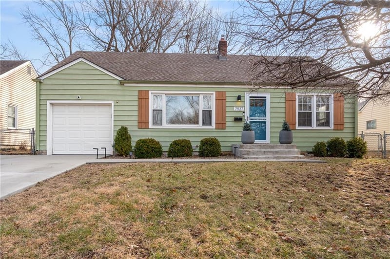 7937 Jefferson St, Kansas City, MO 64114