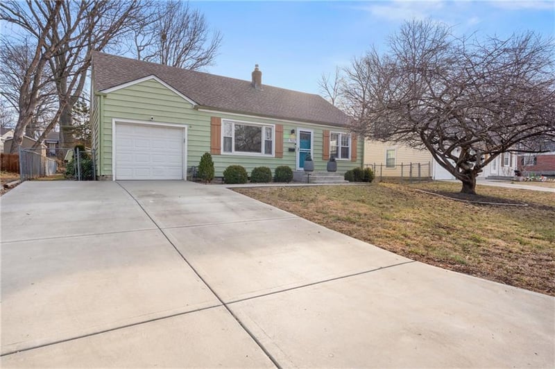 7937 Jefferson St, Kansas City, MO 64114