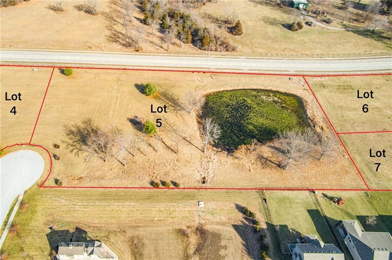 1029 NE Brookfield Dr, Lee's Summit, MO 64086