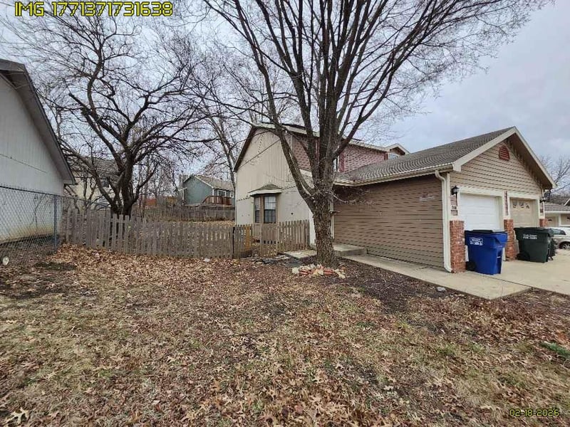 916 Christie Ct, Lawrence, KS 66049