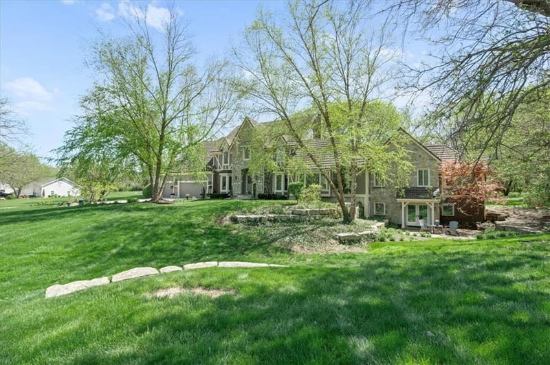 21215 106th St, Olathe, KS 66061