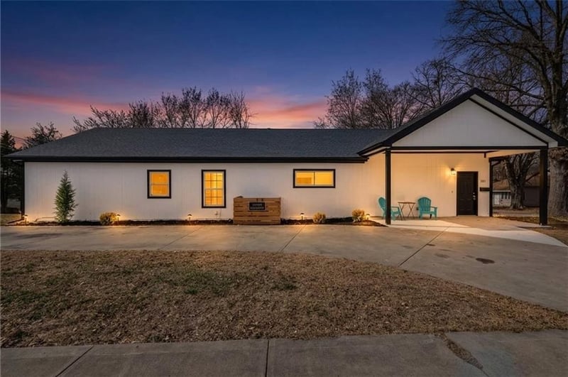 301 Ottawa St, Leavenworth, KS 66048