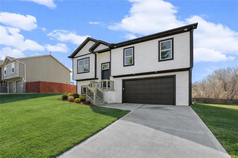 541 Oregon St, Leavenworth, KS 66048