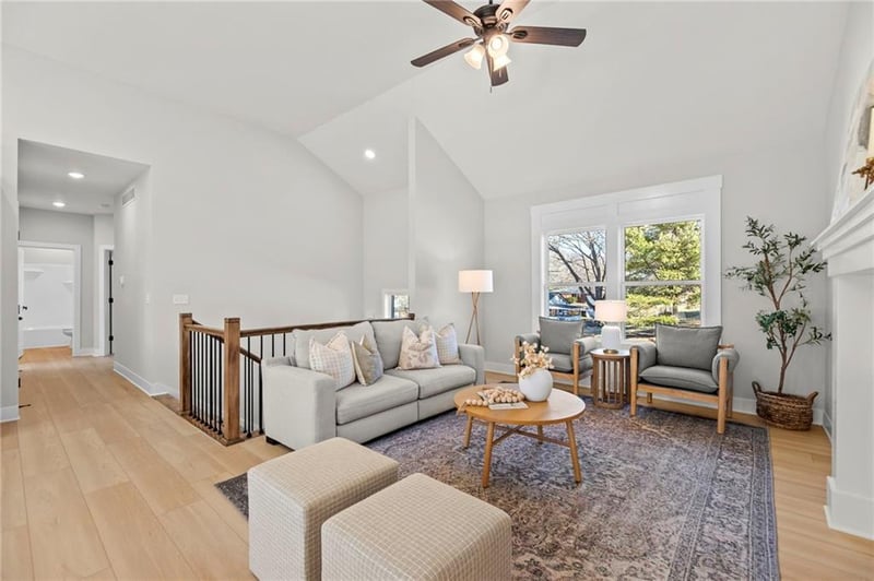 541 Oregon St, Leavenworth, KS 66048