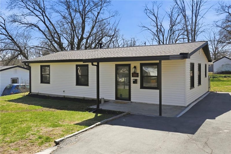 4721 Oak Grove Rd, Kansas City, KS 66106