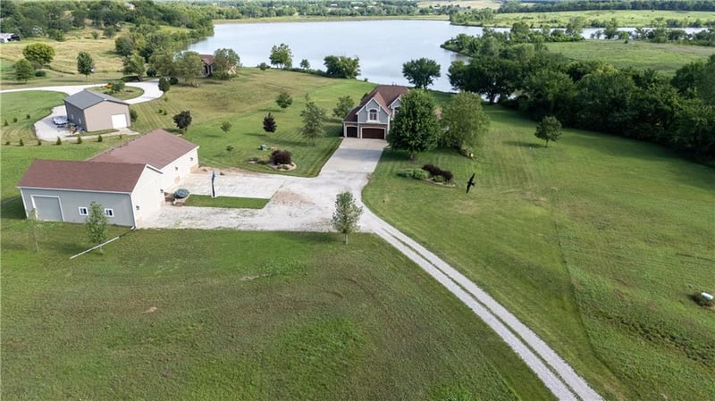 1824 700 Rd, Baldwin City, KS 66006