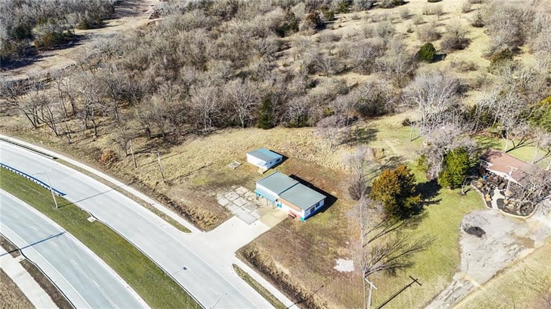 9780 Lexington Ave, De Soto, KS 66018