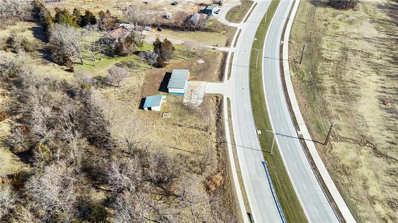 9780 Lexington Ave, De Soto, KS 66018