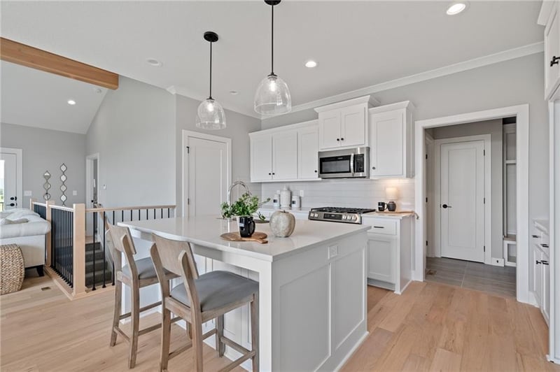 22214 82nd Ter, Lenexa, KS 66220