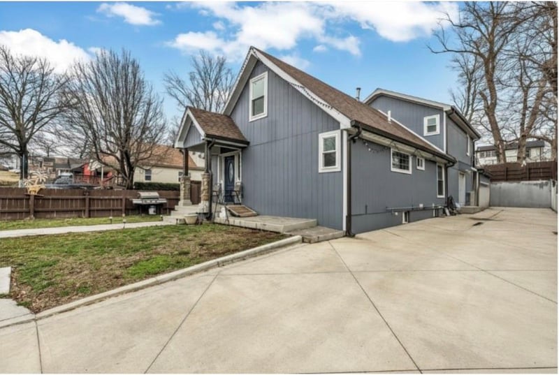 305 32nd St, Kansas City, KS 66102