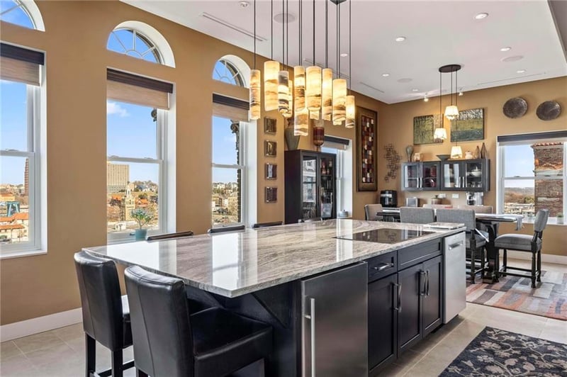 229 Ward Pw #1001B, Kansas City, MO 64112