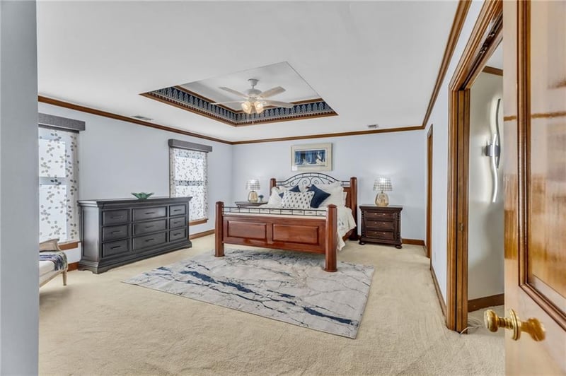 240 30th St, Kansas City, MO 64108