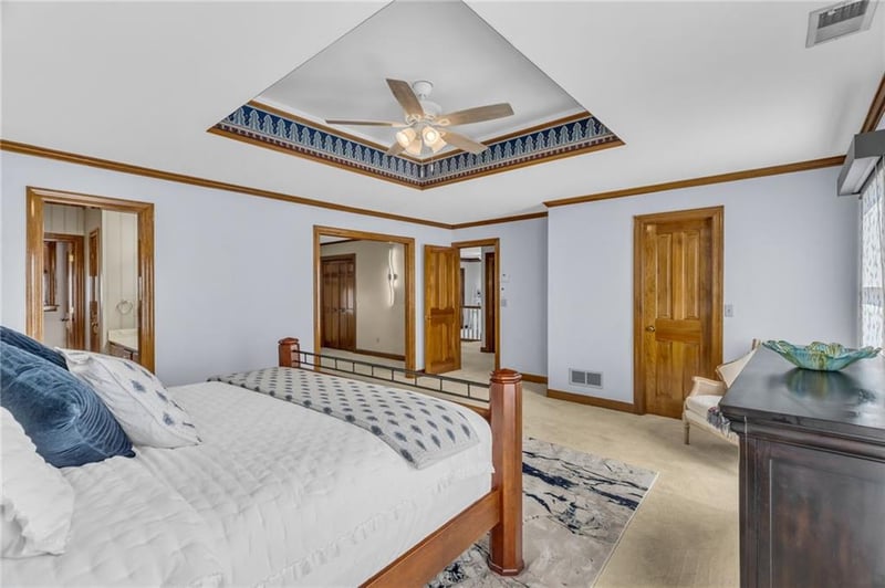 240 30th St, Kansas City, MO 64108