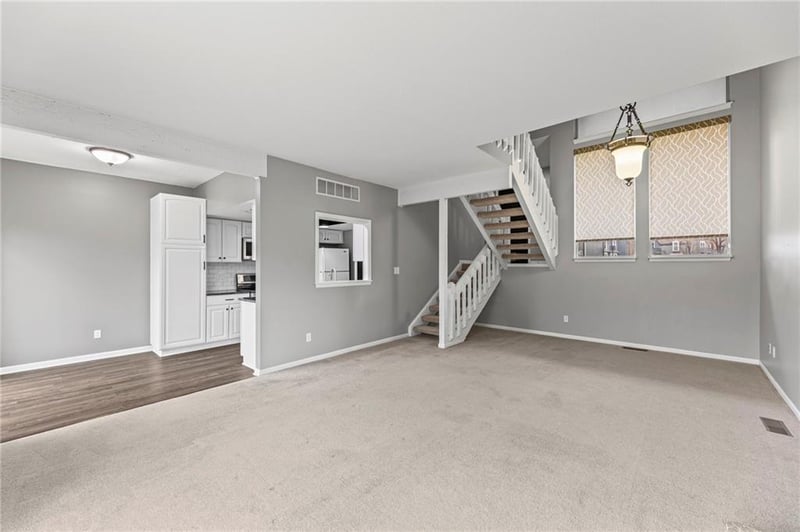 8058 Colony Ln, Lenexa, KS 66215