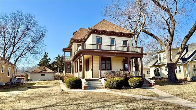 2324 Goff Ave, St Joseph, MO 64506