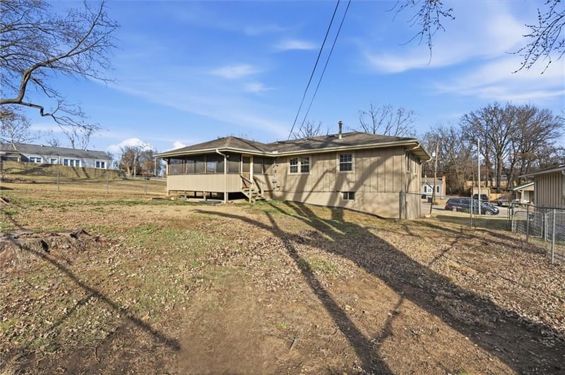 6708 Manchester Ave, Kansas City, MO 64133