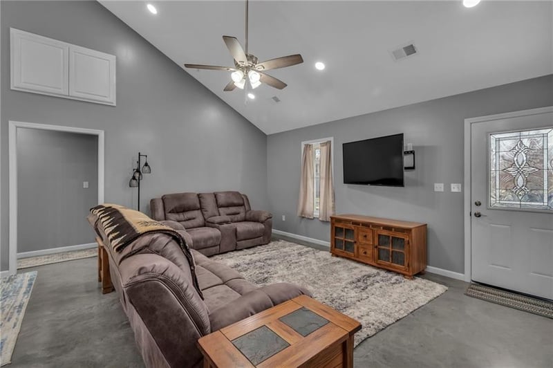 330 High St, Cameron, MO 64429