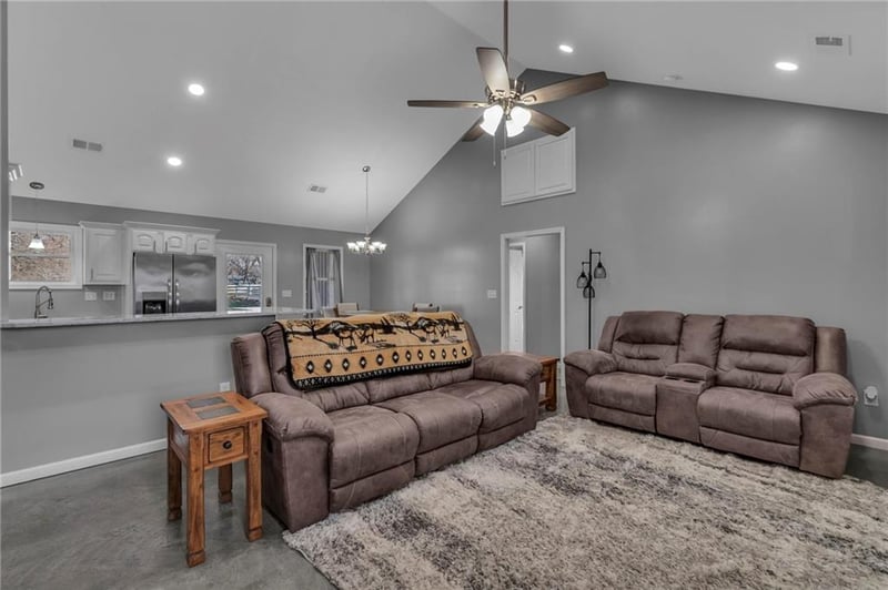 330 High St, Cameron, MO 64429