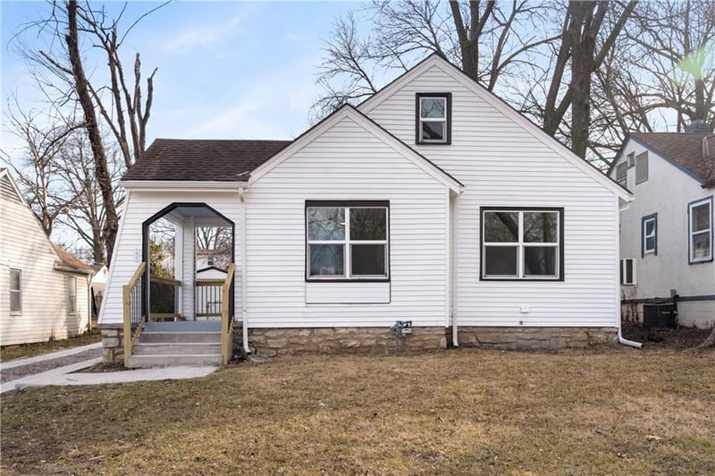 1421 77th St, Kansas City, MO 64131
