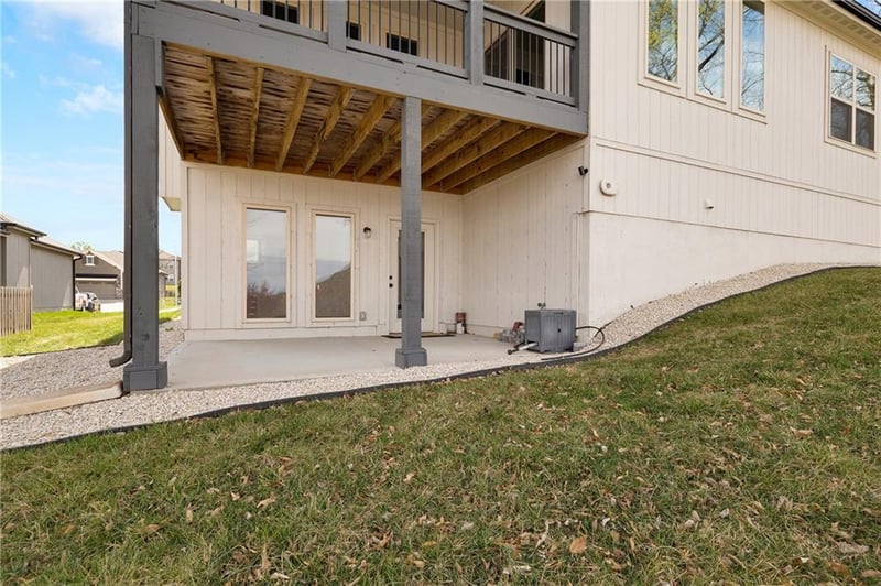 905 Wood Ridge Ct, Blue Springs, MO 64014