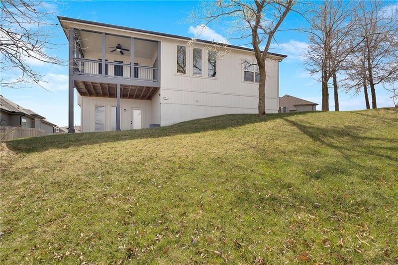 905 Wood Ridge Ct, Blue Springs, MO 64014