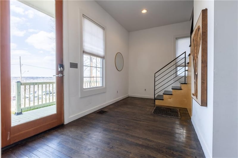 3629 State Line Rd, Kansas City, MO 64111