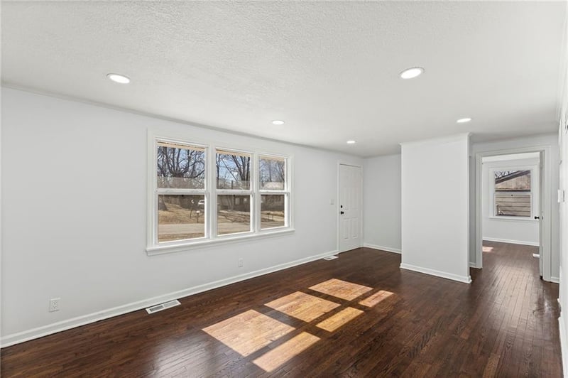 7718 Longwood Ave, Kansas City, KS 66109