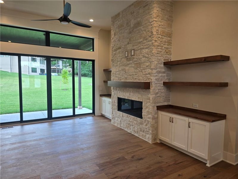 2750 Heartland Rd, Lee's Summit, MO 64082