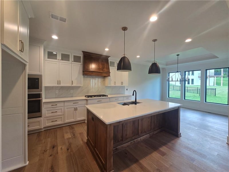 2750 Heartland Rd, Lee's Summit, MO 64082