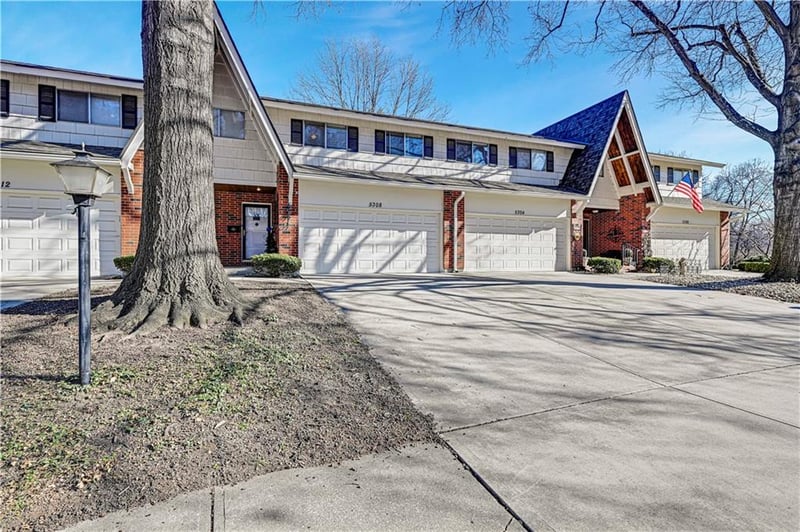 5308 W 103rd Ter, Overland Park, KS 66207
