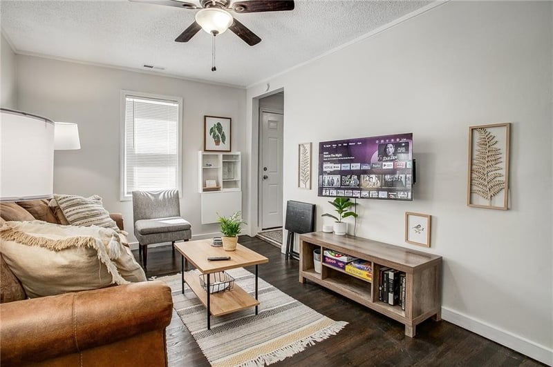 9240 Mcgee St, Kansas City, MO 64114