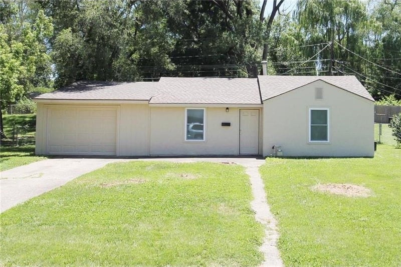 5009 August Ln, Kansas City, KS 66106