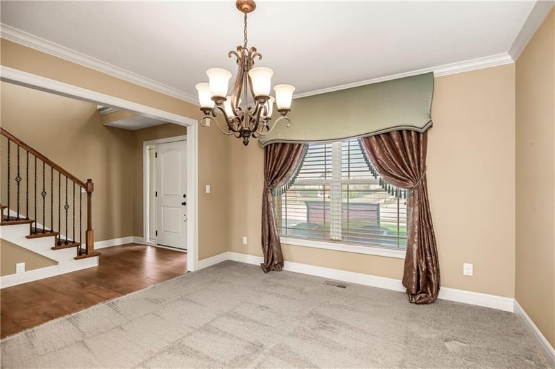 10312 Tullis Dr, Kansas City, MO 64157