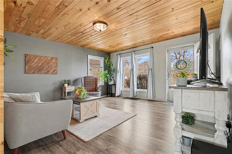 3434 Monterey Ave, Kansas City, MO 64117