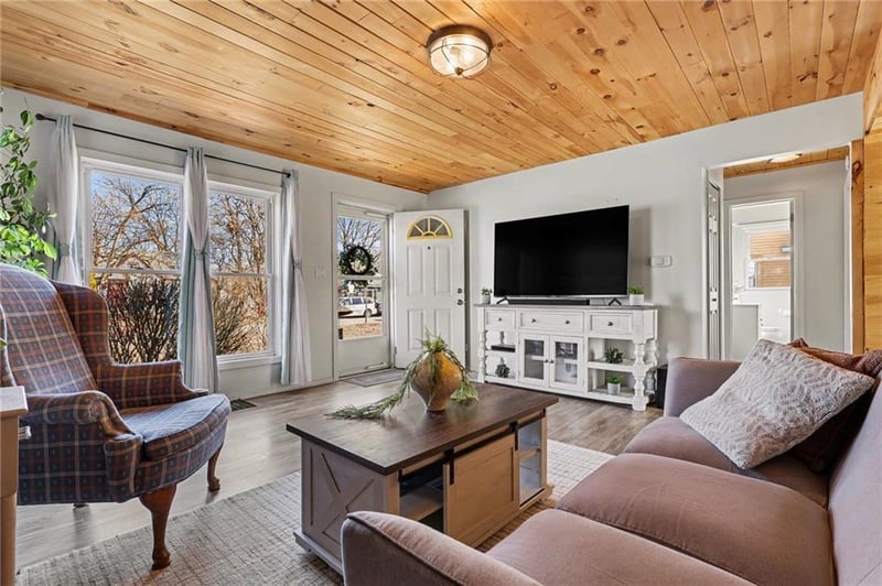 3434 Monterey Ave, Kansas City, MO 64117