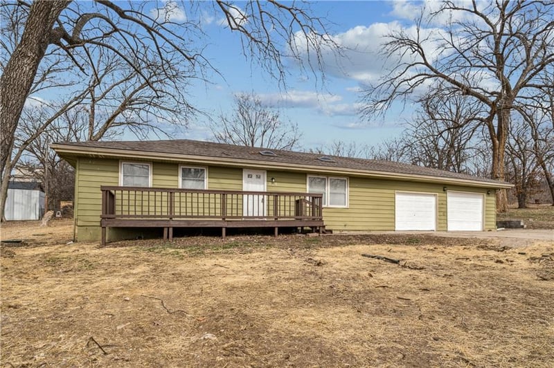 306 165th St, Belton, MO 64012