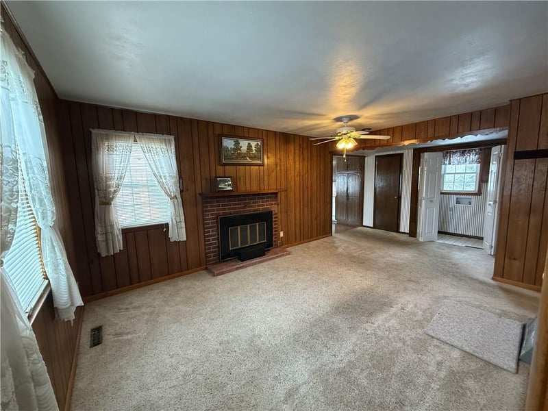 404 14th St, Atchison, KS 66002