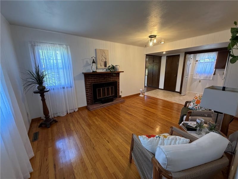 404 14th St, Atchison, KS 66002
