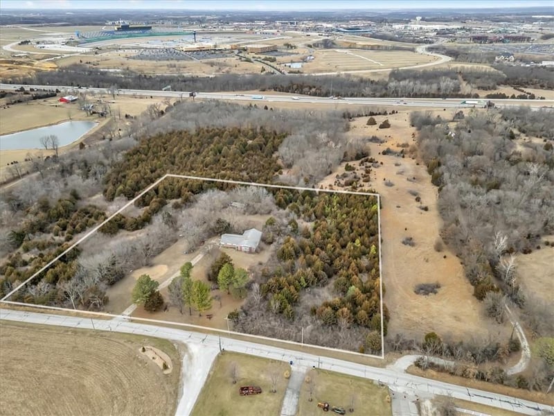 10350 Riverview Ave, Kansas City, KS 66111