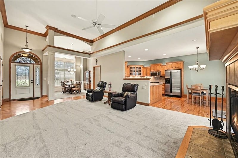 15423 N Mount Olivet Rd, Smithville, MO 64089